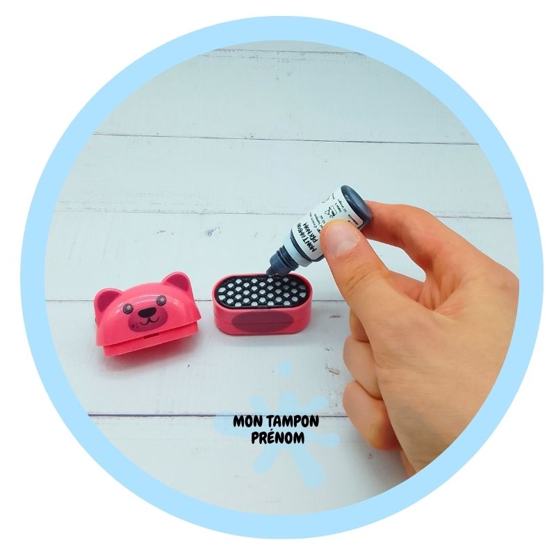 Tampon prénom rose pour marquage vêtements et accessoires enfant